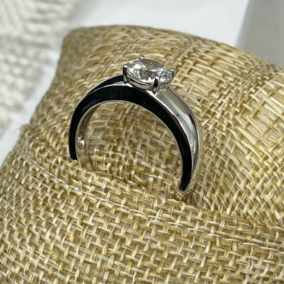 💎 Vintage 925 Sterling Silver Solitaire CZ Ring Size 7 - Picture 17 of 17